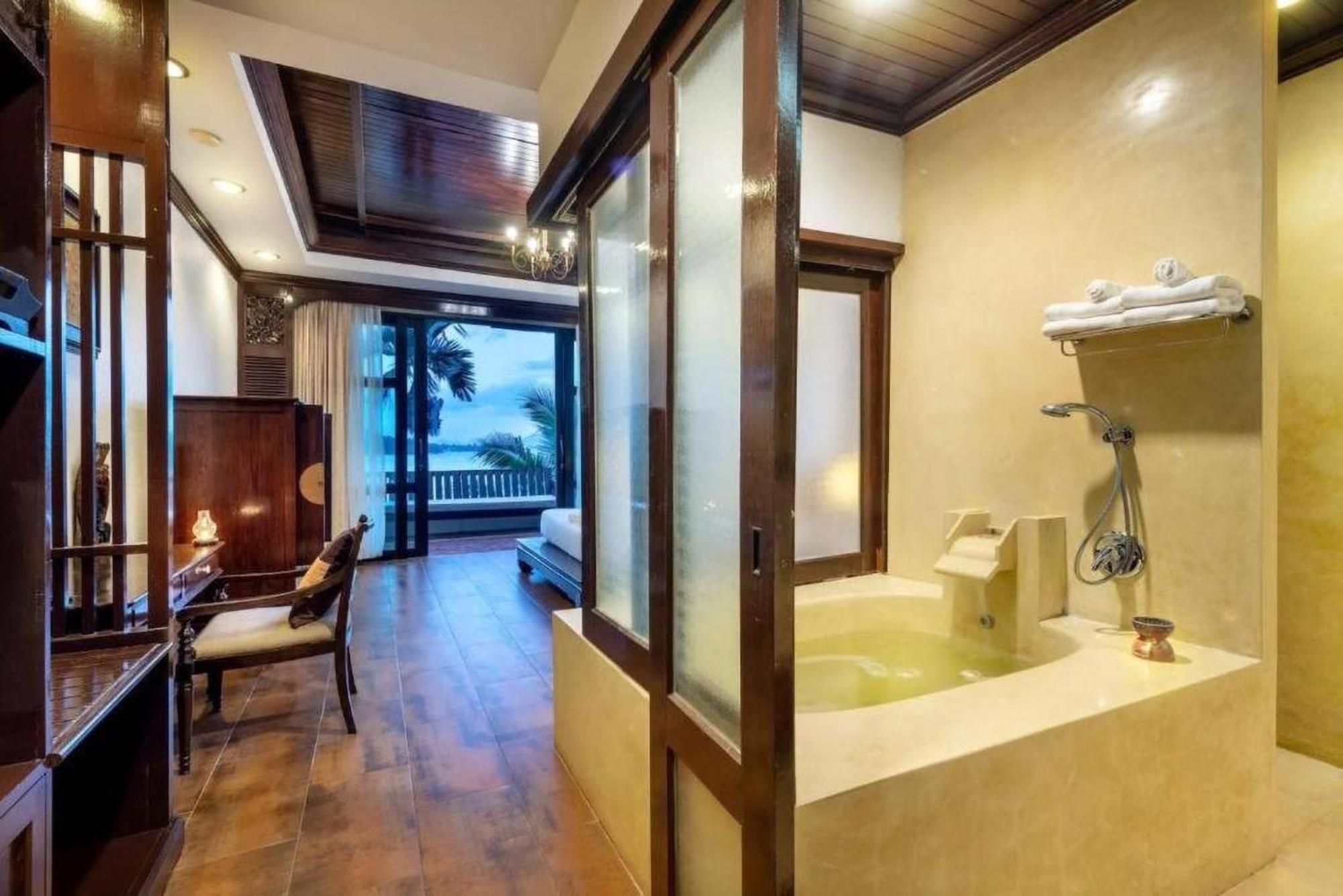 Racha Kiri Resort & Spa, Khanom Buitenkant foto
